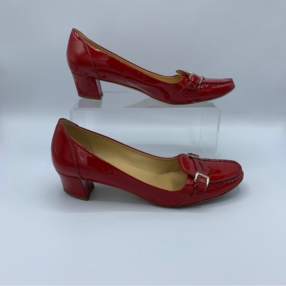 ✨HP✨ TOD’S PATENT LEATHER LOAFER (39)